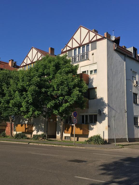 Grey Apartman Apartment Szekszard Exterior photo